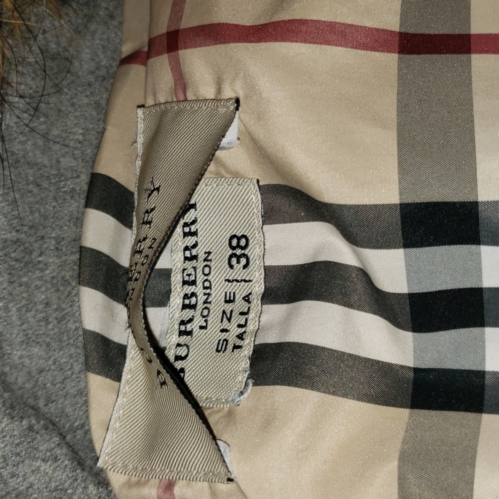 Burberry hooded winter coat. - Picture 9 of 13